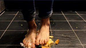 日本妹子按摩美足 (2)