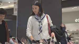 [子林4K视频]冬日依旧裸足单鞋，正是美少妇的迷人之处吧[0230]