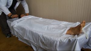 【网友作品】刘新芝被法医勒昏玩玉足