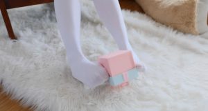 【金币帖】可爱小萝莉的白丝小脚丫