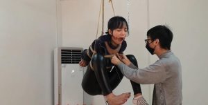 小艾日式捆绑日常服装M脚吊全身离底一米五.双环口球口水直流