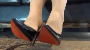 美女变身丝袜厉鬼折磨大叔-1080P