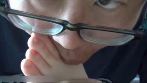 35码超嫩小脚棉袜闷得超香被吃