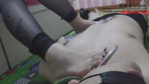 纹身黑道少女闻岐s暴虐偷鞋贱狗上部