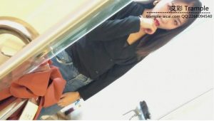 希雨女经理恋足剧情片