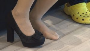 小美女的长肉丝，几乎玩遍试鞋所有的花样-97LZTD-71591