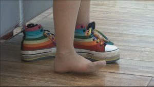 小美女的长肉丝，几乎玩遍试鞋所有的花样-97LZTD-71591