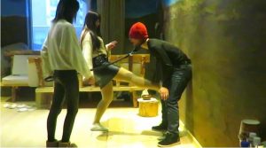 【AJ女主与晓晓】悬空爆踢贱狗裆部