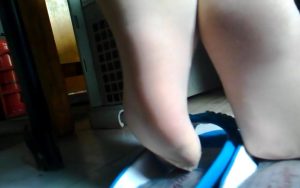 单位姐姐睡着了，偷拍姐姐的丝足第二部-1，11分42秒