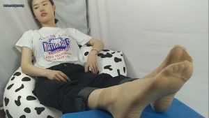 脚型非常棒的大二女生慧慧短肉丝足秀