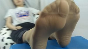 脚型非常棒的大二女生慧慧短肉丝足秀