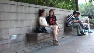 嫩出水来的美少女全包围观察