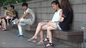 嫩出水来的美少女全包围观察