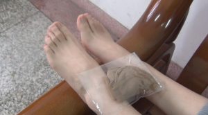 高帮帆布鞋永远就适合短丝袜