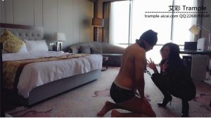 『艾彩原创』小默皮衣皮靴调教