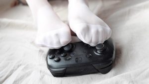 长腿女生丝足夹搓手柄秀白嫩裸足