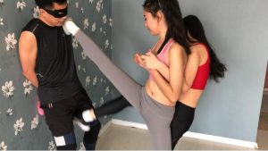 〖碎蛋娇娃〗健身房奇遇记