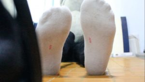 小MM秀棉袜猥琐男舔<2部视频+314张套图>