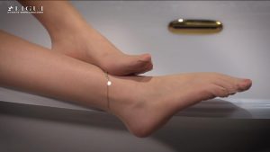 香丝牛奶草莓浴模特：楠楠