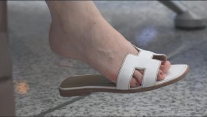 女孩太美，让我恍惚差点忘了拍脚