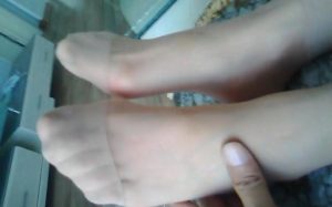 随意玩弄单位同事的原味丝足