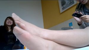 屋子的都要研究为什么要拍脚