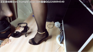 婧儿羞辱系列之屈辱的头颅