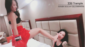 女女格斗！！双S！散打VS散打！踩脸踩胸踩裆！