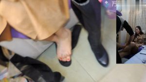 穿长靴的美女少妇