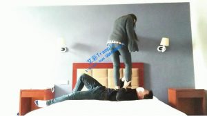 美女踩死小偷-97LZTD-11101