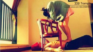 【侑主】侑主裸足踩裆-97LZTD-11121