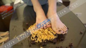 【第五风格】特工小姐姐的超白脚踩脸喂食-97LZTD-11123