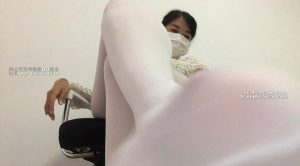 【婧児小主】婧児小主 妹妹缩小哥哥 白丝袜温柔的 挑逗玩弄羞辱惩罚偷拿妹妹袜-BT-0062