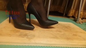 【婧児小主】婧児小主 踩死 黑丝高跟-97LZTD-1122