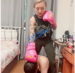 【美琳S】运动鞋粉色短袜暴虐贱狗出气（完整版）-97LZTD-1150