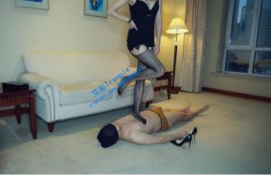 小默性感网袜调教-97LZTD-1204