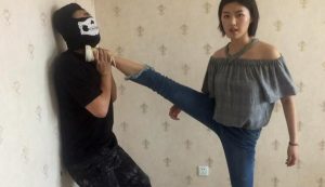 〖碎蛋娇娃〗美女防狼踢裆讲座-97LZTD-3289