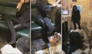 0049歌迪丝S KTV唱歌，把第二条狗调哭了，毫无尊严-97LZTD-101222304