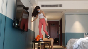 广州小鱼姐姐瑜伽裤AJ加高跟玩弄坐垫