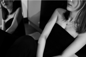 【黑丝诱惑】素女沐沐肉丝虐乳坐脸