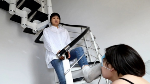 【惑心】贱母狗跪舔极臭脏袜子