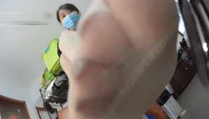 婧児脚下的膜拜奴乞求主人高跟鞋的践踏 好啊 让我好好玩玩你！