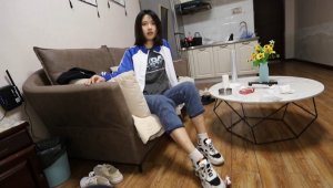 【栗子绝版】体育课极品臭鞋踩死