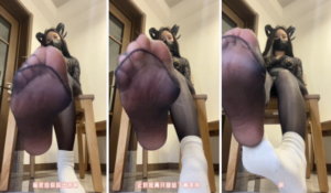 【珊瑚湾】小璐-臭棉袜套黑丝粗口辱母草泥马满天飞-97LZTD-450808