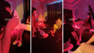 【GL】三个辍学女孩回学校报复老师-97LZTD-450815