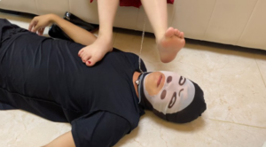 人形犬系列第一集：迷晕流浪狗，强迫虐打，踩喉咙窒息玩虐（地下室）YC-250707-4-97LZTD-450902