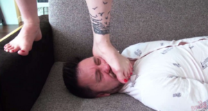 比基尼高挑美女全体重踩脸 bf15167-97LZTD-450922