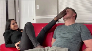 女主黑丝诱惑开发脚奴-97LZTD-450952