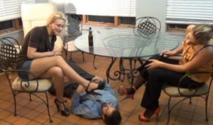 男子被两个女同事羞辱，高跟黑丝轮流插嘴-97LZTD-450954