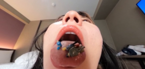 【GTSVR】甜美萝莉竟是吃人邪魔-97LZTD-450989